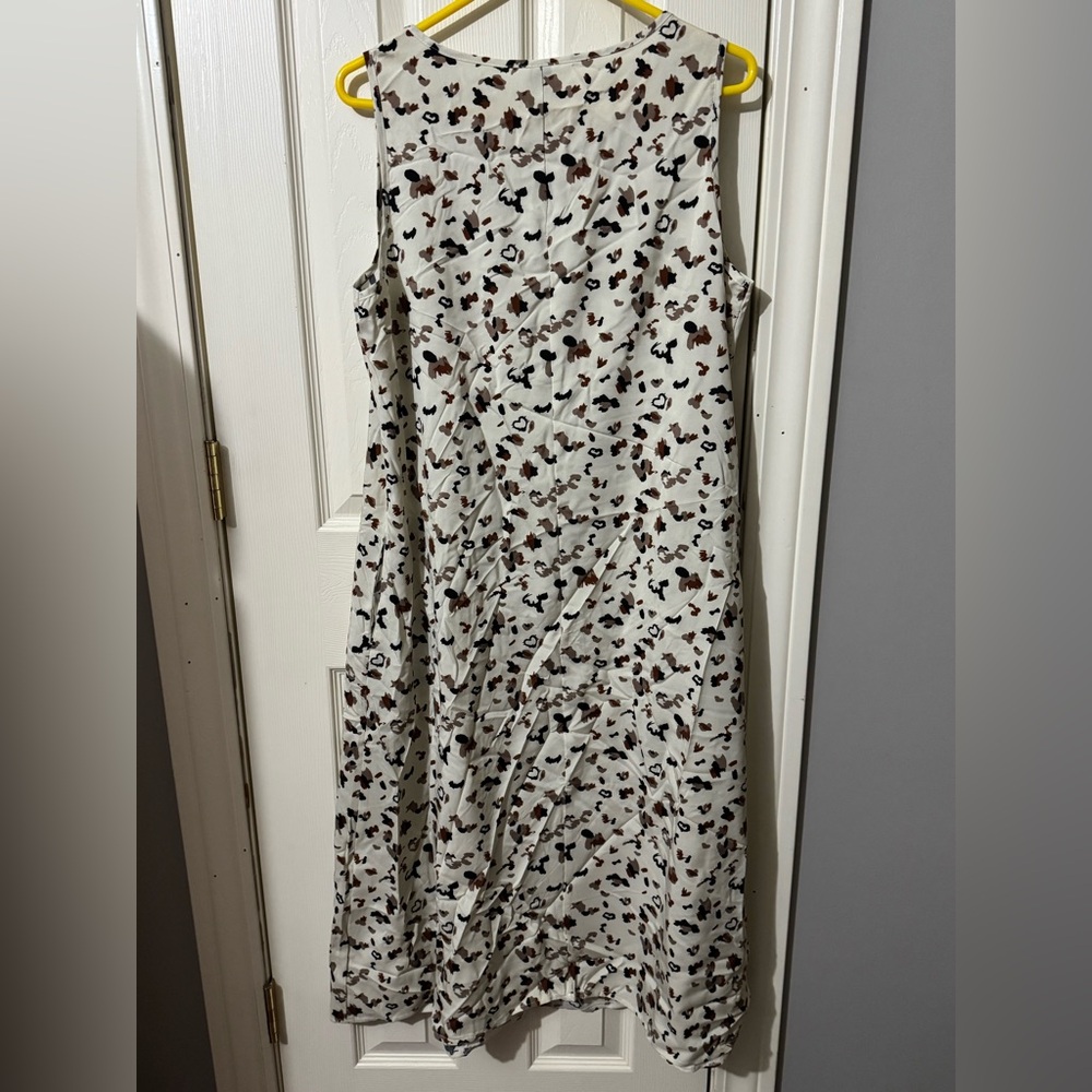 Elegant Leopard Print Midi Dress